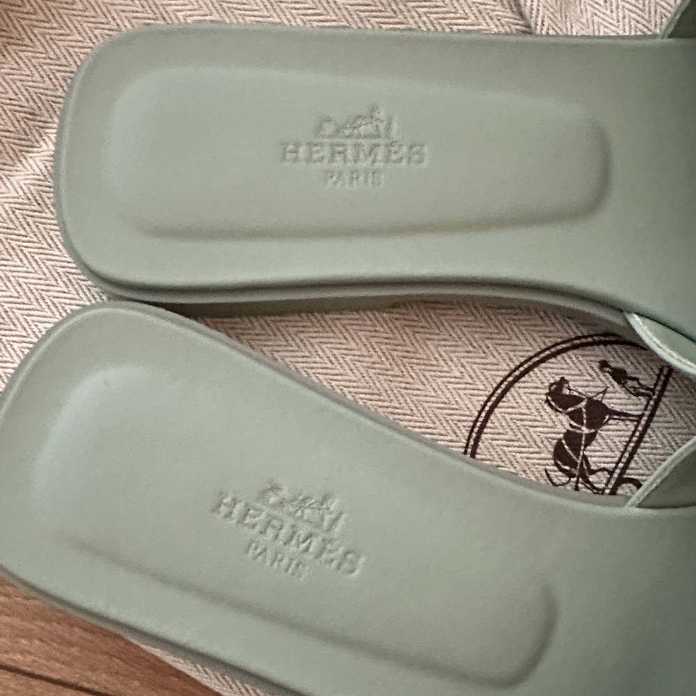 HERMES Oran Mint Green Slide Sandals 38.5 - Picture 7 of 11